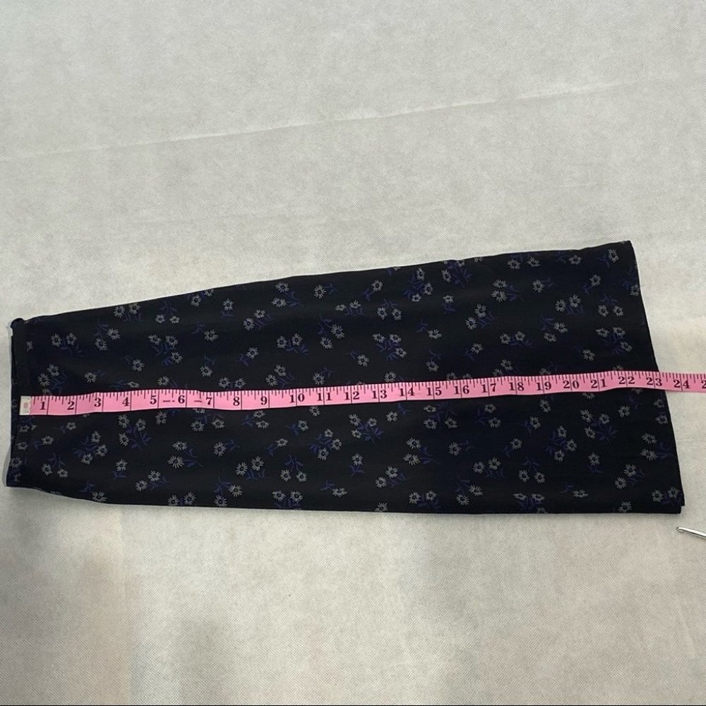 The Limited Stretch Printed Skirt w/Zipper - Picture 9 of 9